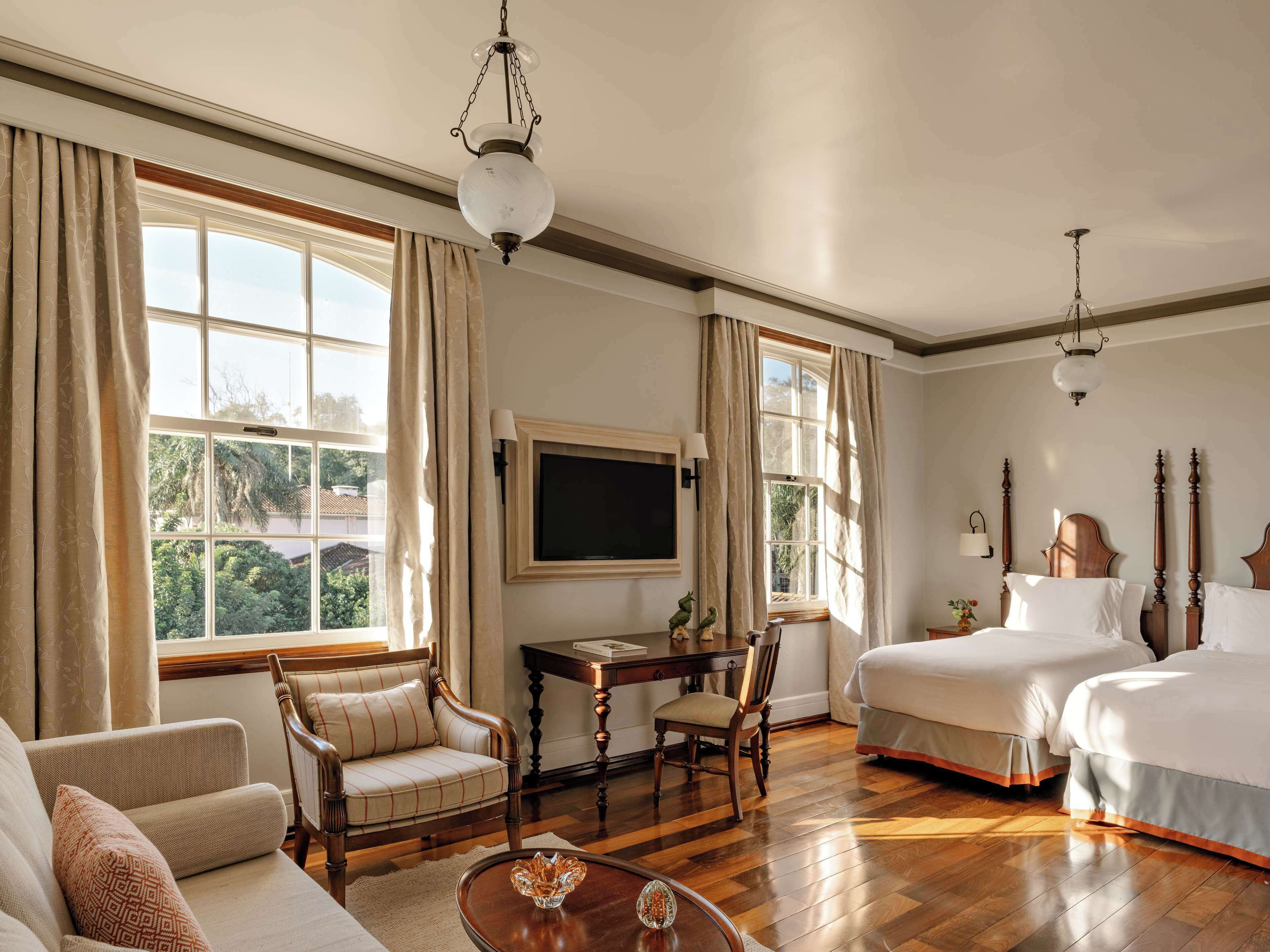 Junior Suite | Hypo-allergenic bedding, free minibar, in-room safe, blackout drapes