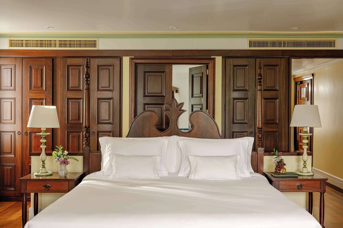 Noble Suite | Hypo-allergenic bedding, free minibar, in-room safe, blackout curtains