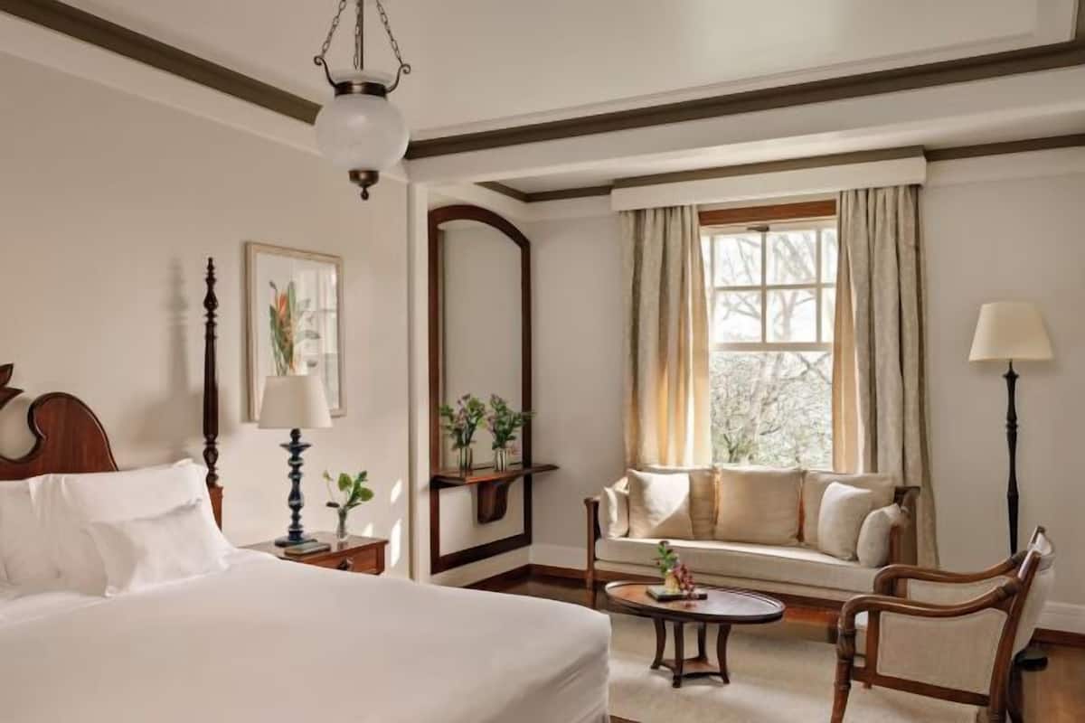 Hypo-allergenic bedding, free minibar, in-room safe, blackout curtains