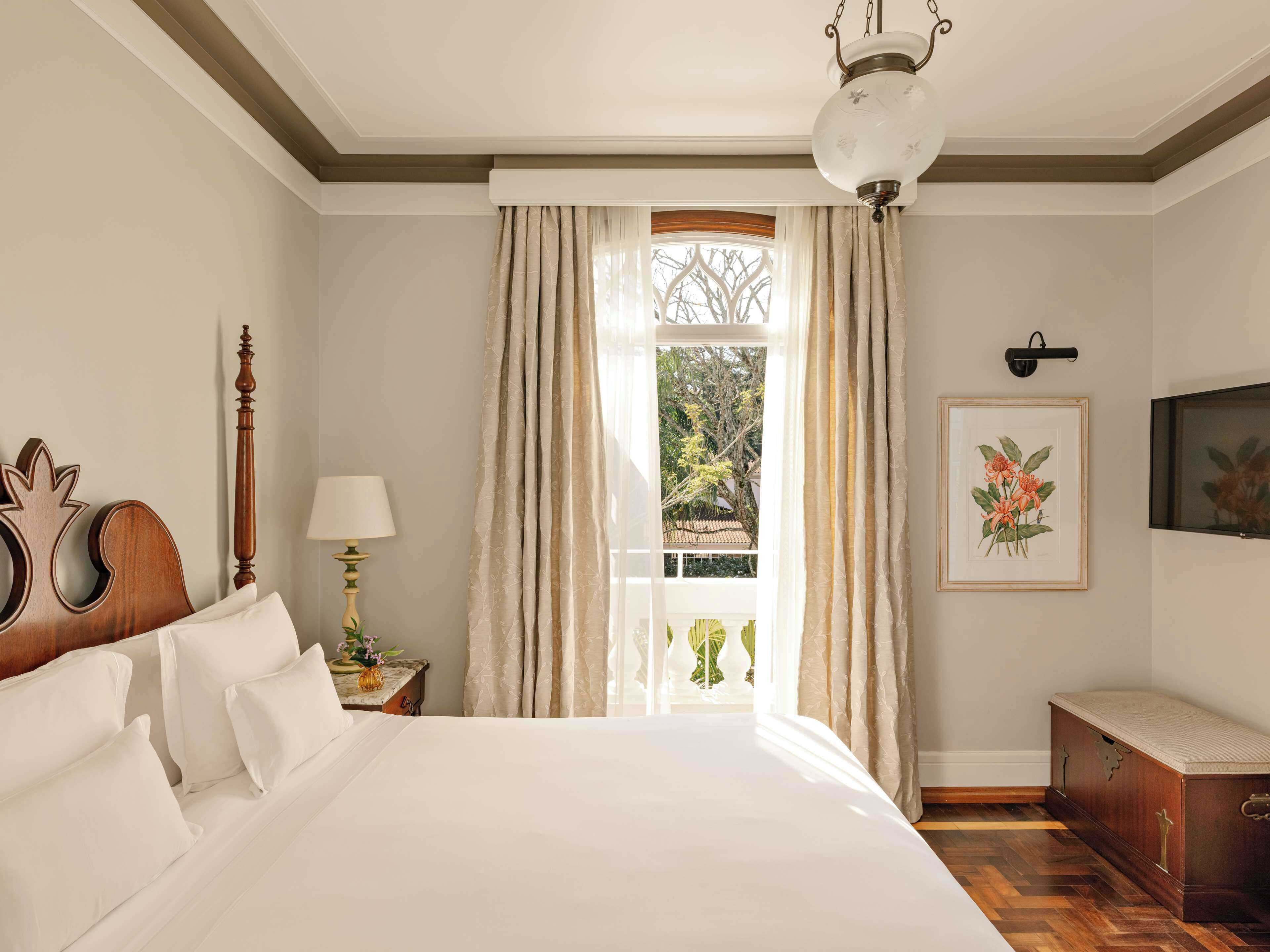 Superior Suite | Hypo-allergenic bedding, free minibar, in-room safe, blackout curtains