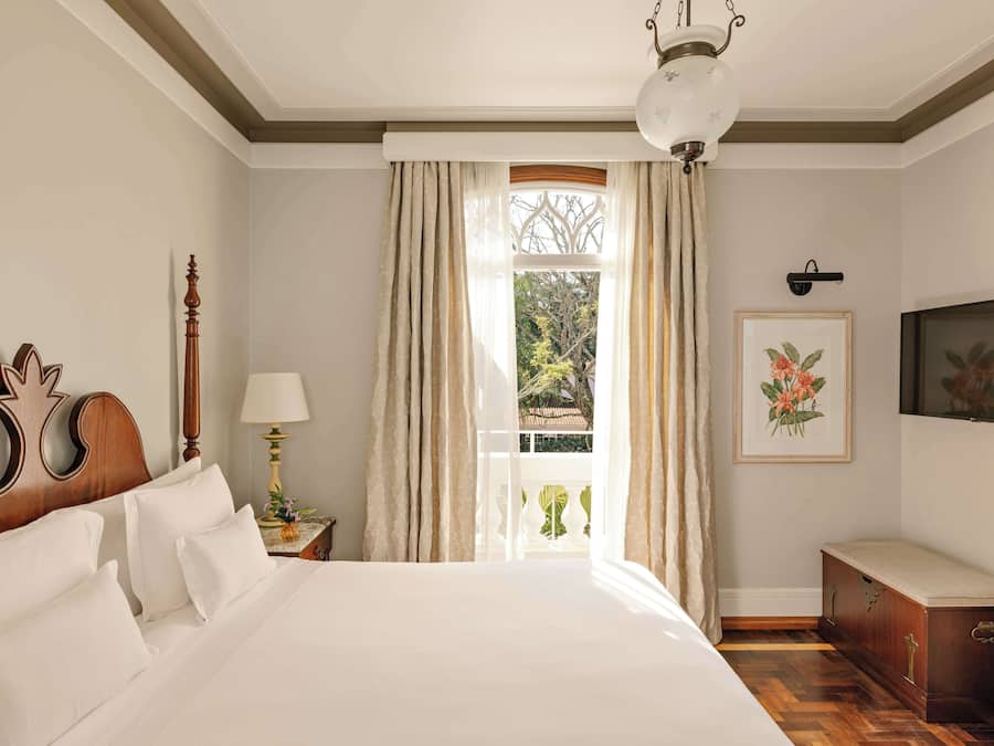 Superior Suite | Hypo-allergenic bedding, free minibar, in-room safe, blackout drapes