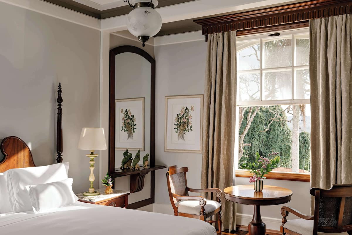 deluxe room | hypo-allergenic bedding, free minibar, in-room safe, blackout curtains