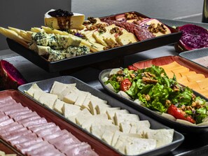 Daily buffet breakfast for a fee - Novotel Rio de Janeiro Leme (Rio de Janeiro)