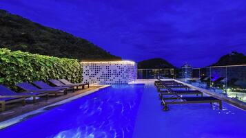 Outdoor pool, pool loungers