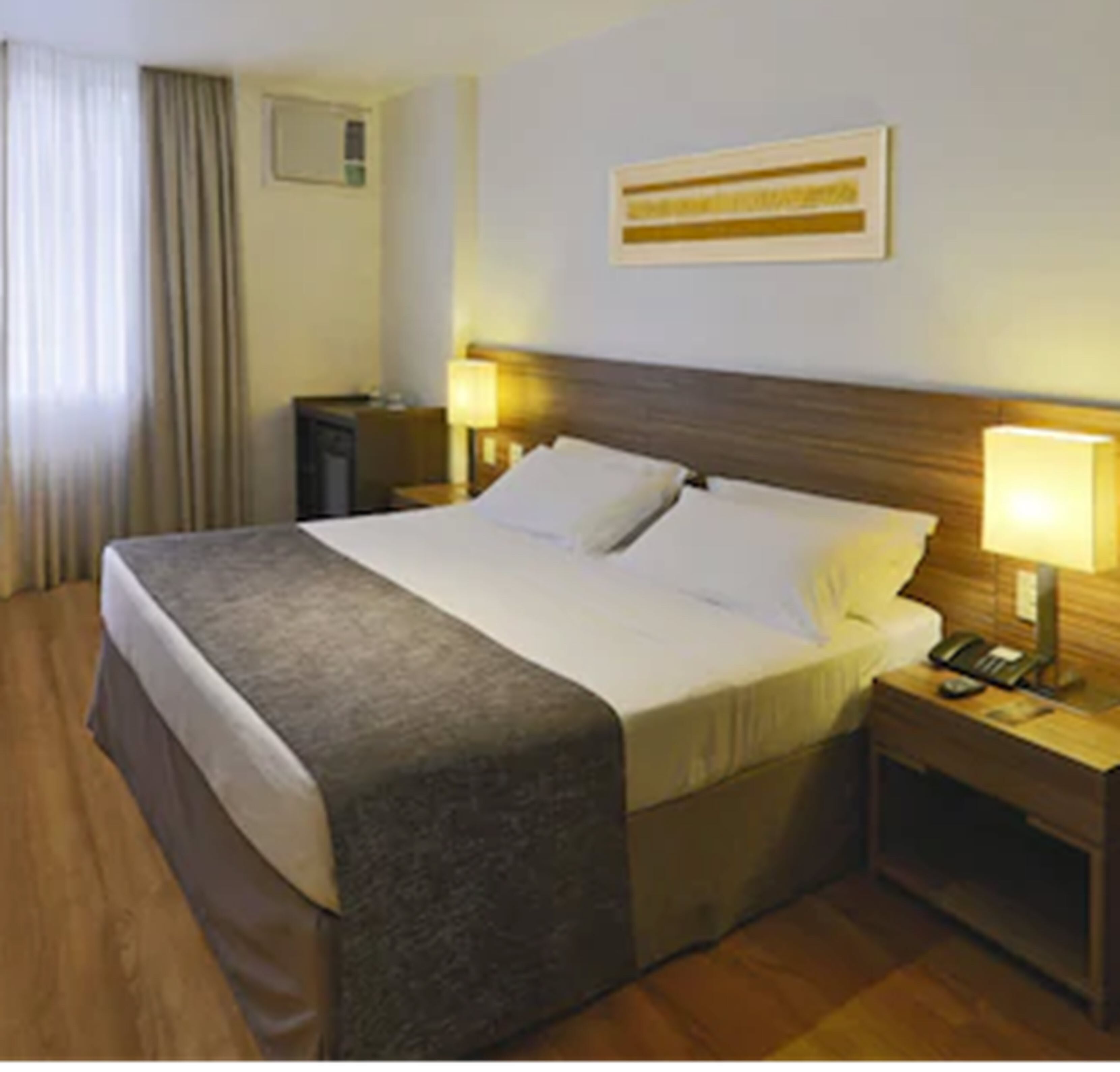 standard room | minibar, in-room safe, desk, blackout curtains