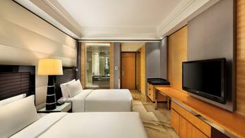 Gebar bulu kapas, bar mini, peti besi dalam bilik, meja