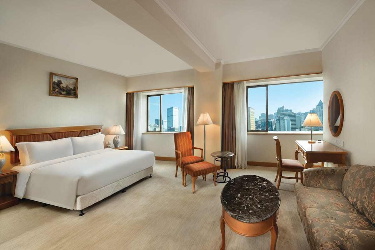 Down duvets, minibar, in-room safe, desk