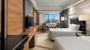 Down comforters, minibar, in-room safe, desk
