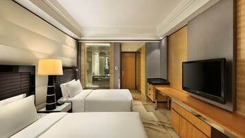 Dundyner, minibar, safe på rommet og skrivebord