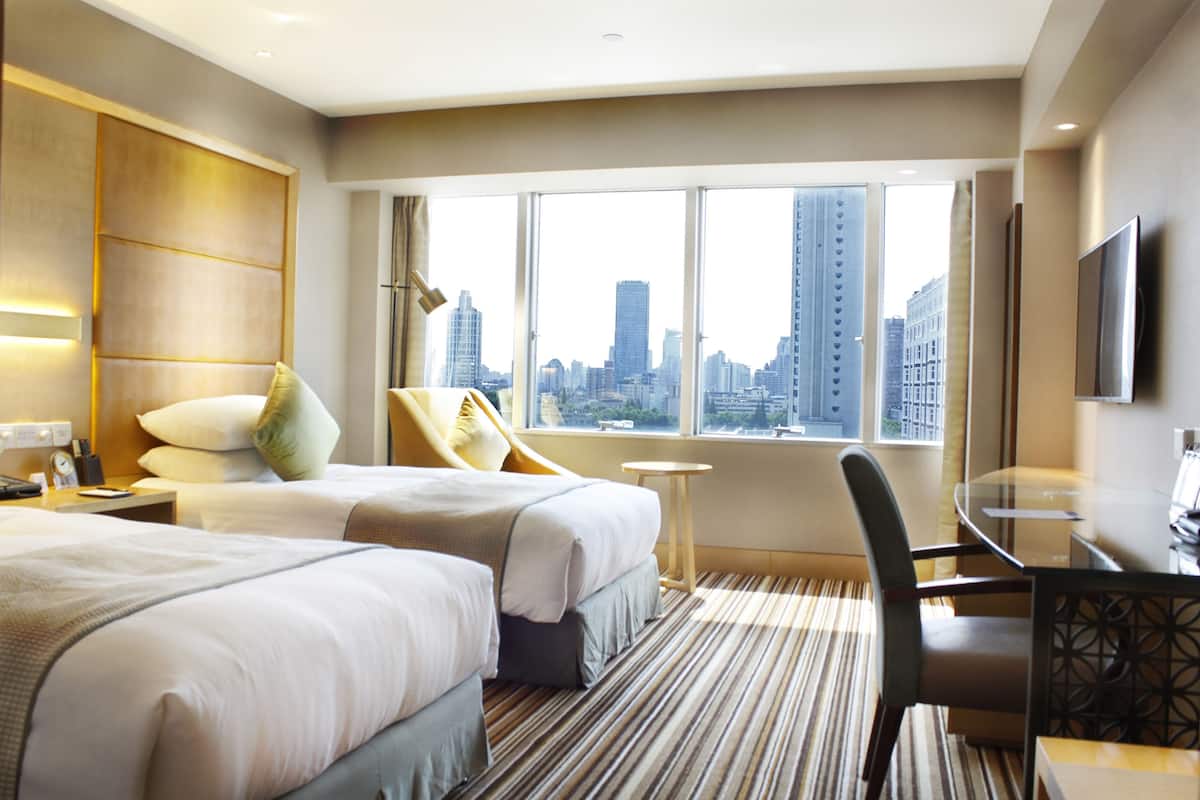 1 bedroom, premium bedding, down duvets, minibar