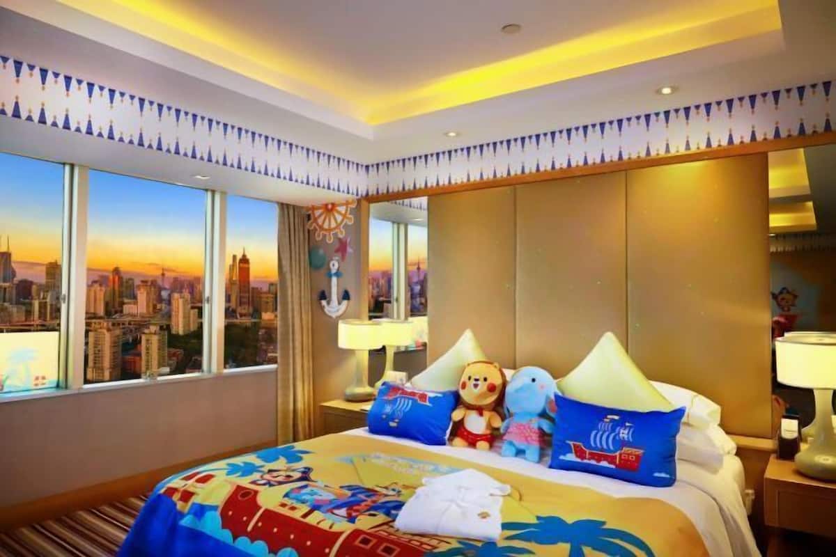 1 bedroom, premium bedding, down duvets, minibar