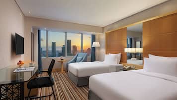 1 bedroom, premium bedding, down duvets, minibar