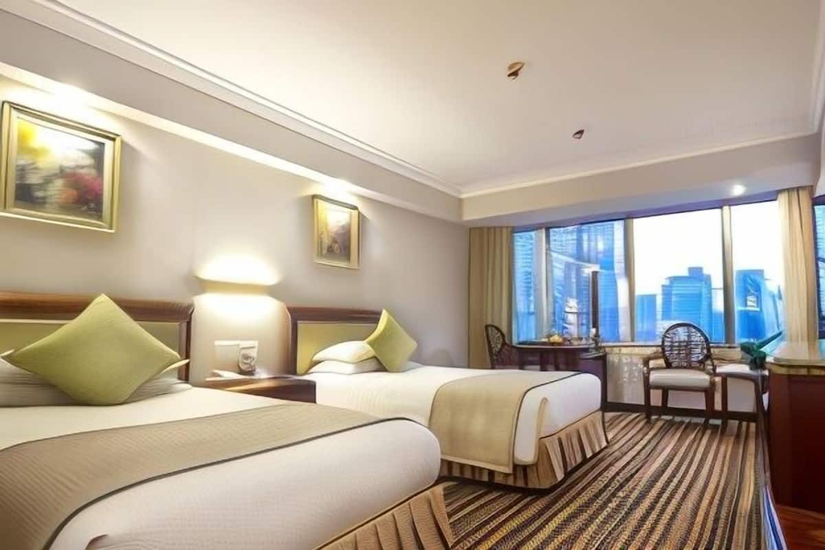 1 bedroom, premium bedding, down duvets, minibar
