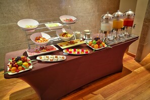 Daily full breakfast (COP 34600 per person) - Hotel Rosales Plaza (Bogotá)