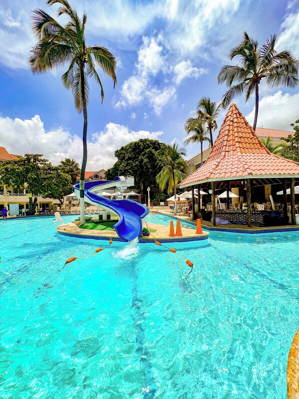 2 outdoor pools, pool umbrellas