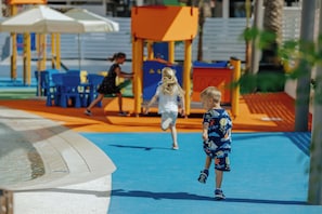 Children’s play area – outdoor