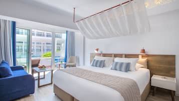 Junior Family Suite Side Sea View with Private Terrace | In-room safe, desk, soundproofing, iron/ironing board