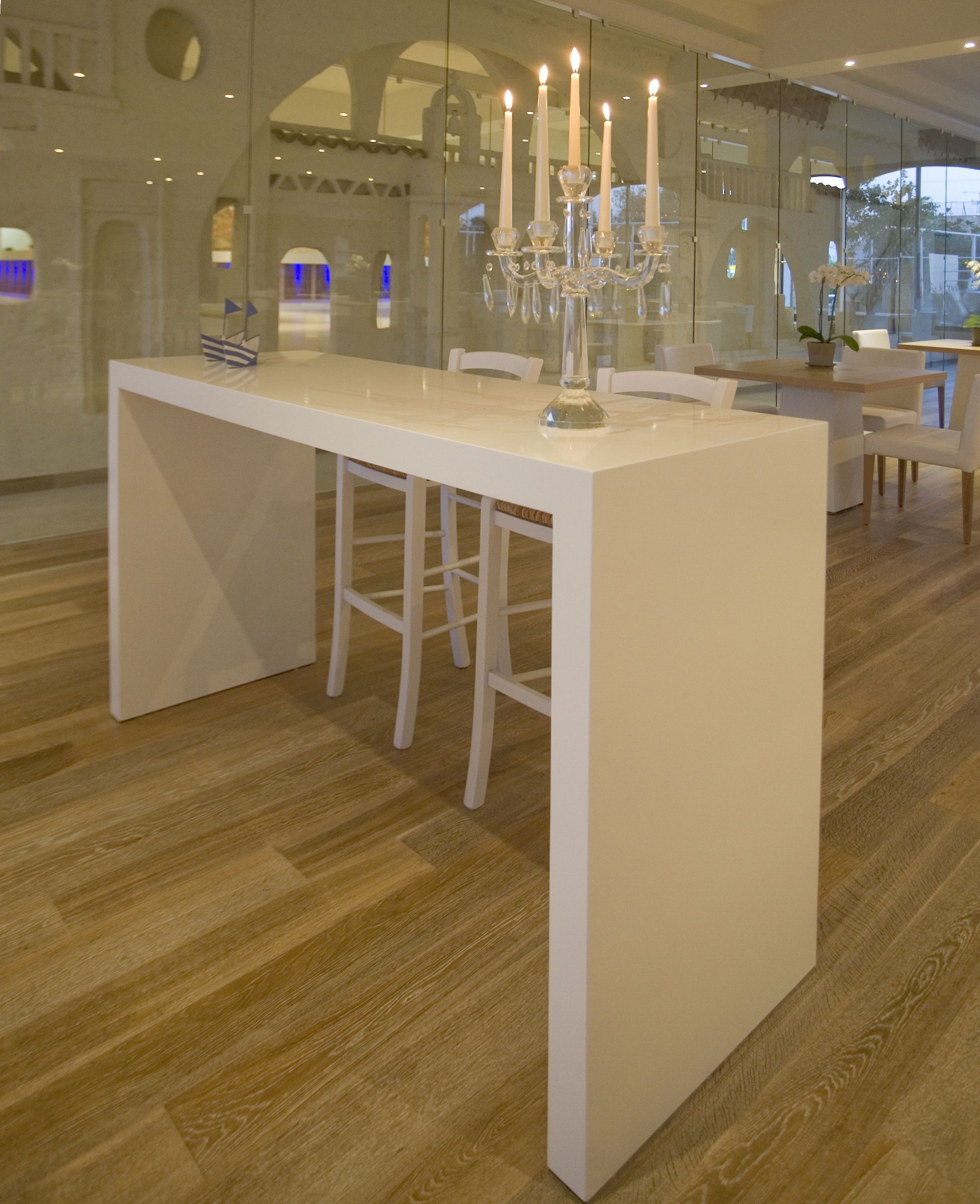 2 bars/lounges, poolside bar, beach bar