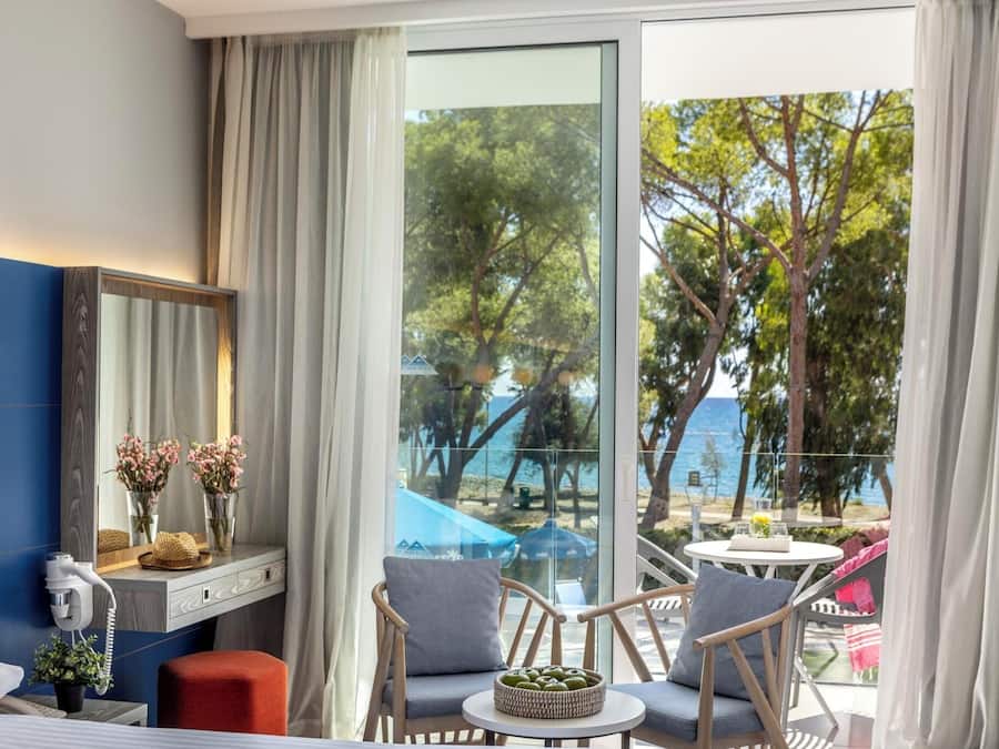 In-room safe, soundproofing, free WiFi