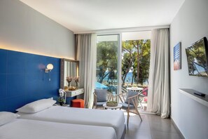 Chambre avec lits jumeaux, vue sur la mer | 1 chambre, coffre-fort, système d’insonorisation
