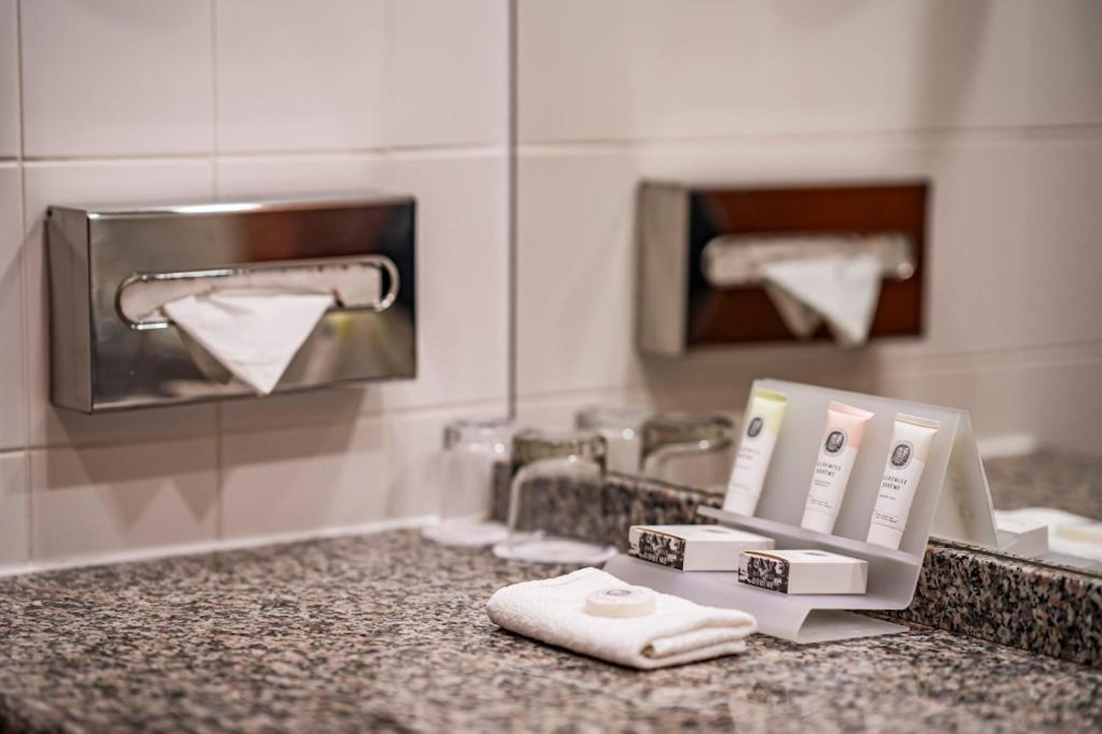 1 bedroom, hypo-allergenic bedding, minibar, in-room safe