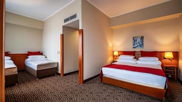 Camera familiare | Biancheria da letto ipoallergenica, minibar, una cassaforte in camera