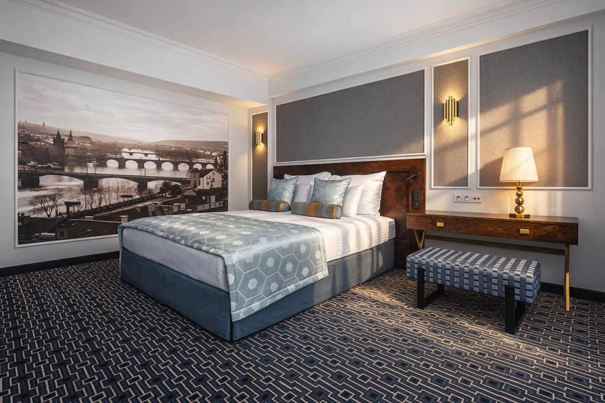 이그제큐티브 더블룸 또는 트윈룸 (with king size bed) | 저자극성 침구, 미니바, 객실 내 금고, 책상