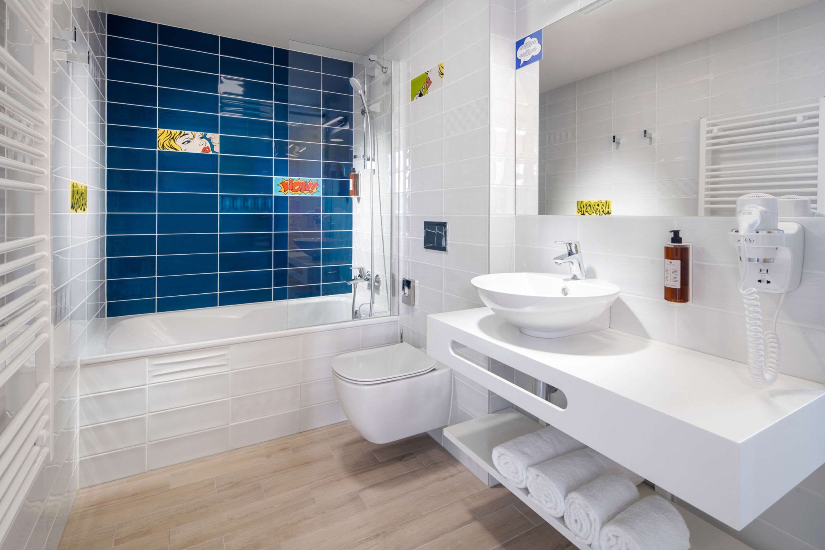 eco-friendly toiletries, towels