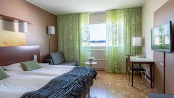 Kamar Standar (King) | Minibar, meja kerja, tirai kedap cahaya, dan Wi-Fi gratis