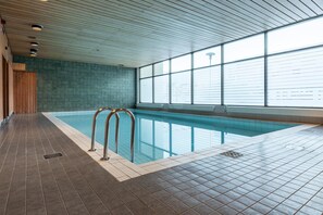 Hồ bơi trong nhà 