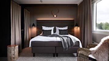 Desk, blackout drapes, free cribs/infant beds, free WiFi