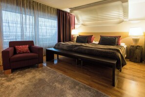 总统套房, 1 张特大床 | 迷你吧、免费婴儿床、免费 WiFi、床单