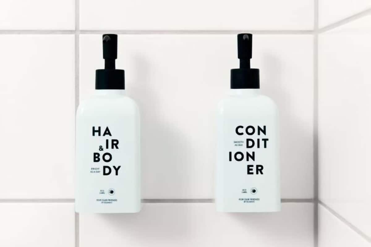 Hair dryer, towels