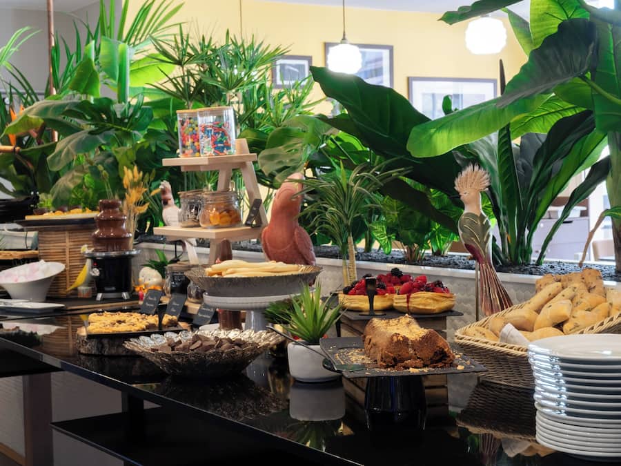 Daily buffet breakfast (EUR 18 per person)