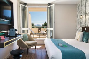 Ropa de cama de alta calidad y minibar 