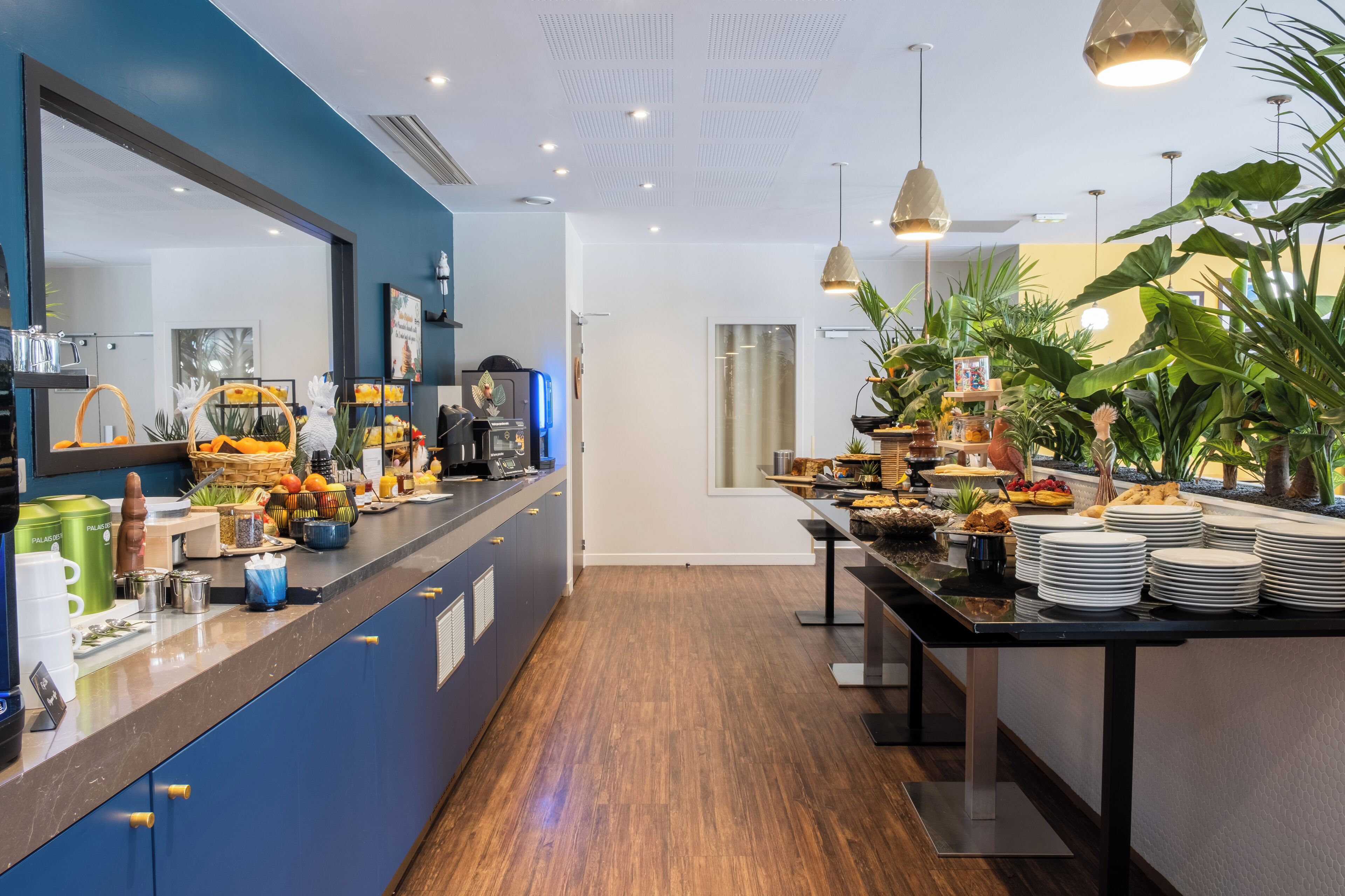 daily buffet breakfast (eur 18 per person)