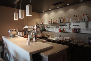 Bar (on property) - Grand Hôtel d'Orleans (Albi)