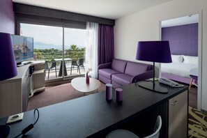 Suite, vue mer | Coin séjour | Télévision à écran plat