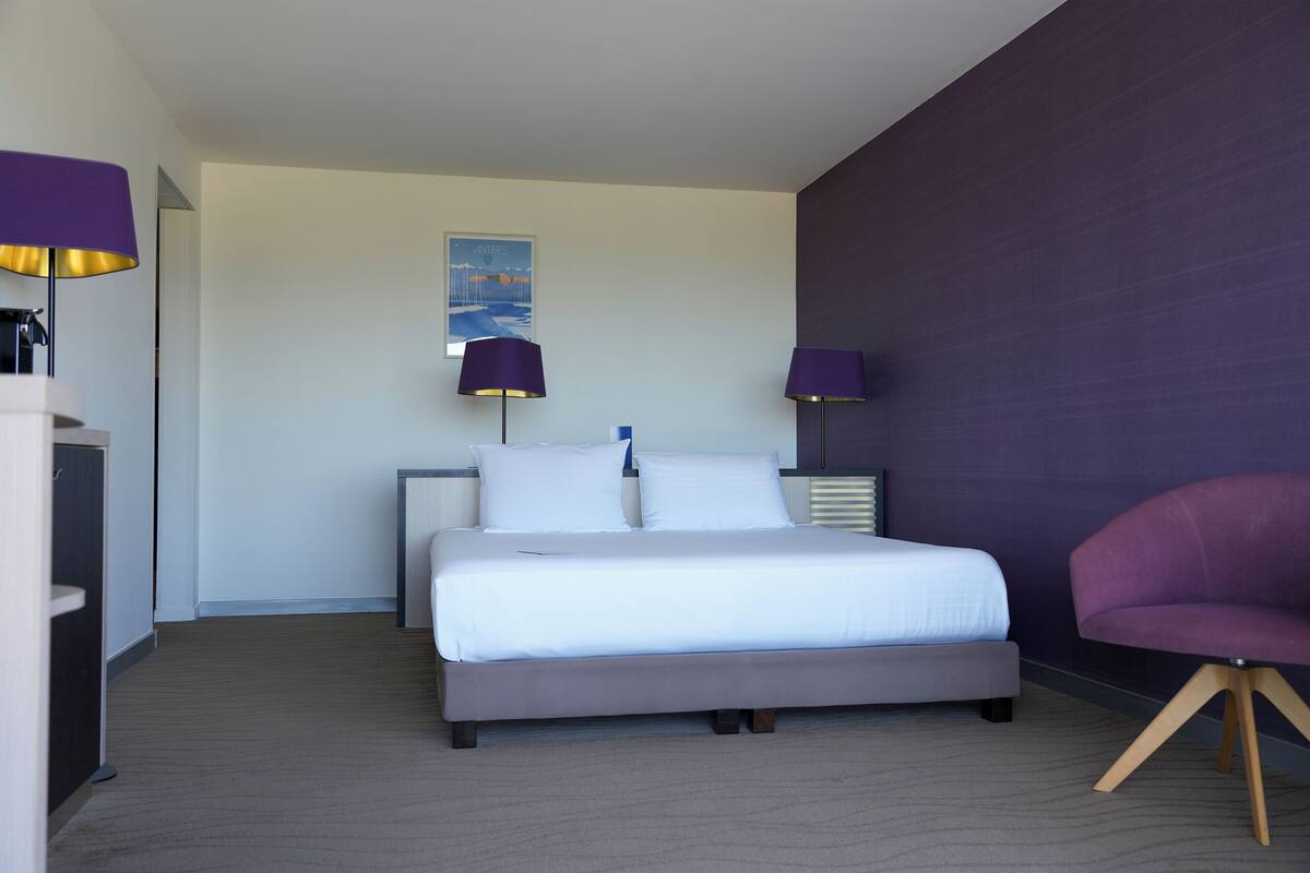 Minibar, in-room safe, desk, soundproofing