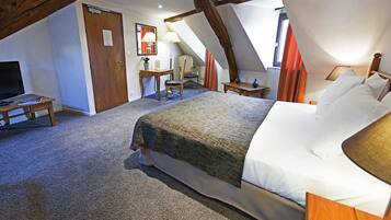 Individueel gedecoreerd, individueel gemeubileerd, een bureau