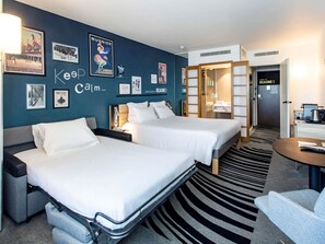 Kamar Eksekutif, 1 Tempat Tidur Double dengan tempat tidur Sofa | Busa memori, brankas, meja kerja, dan tirai kedap cahaya