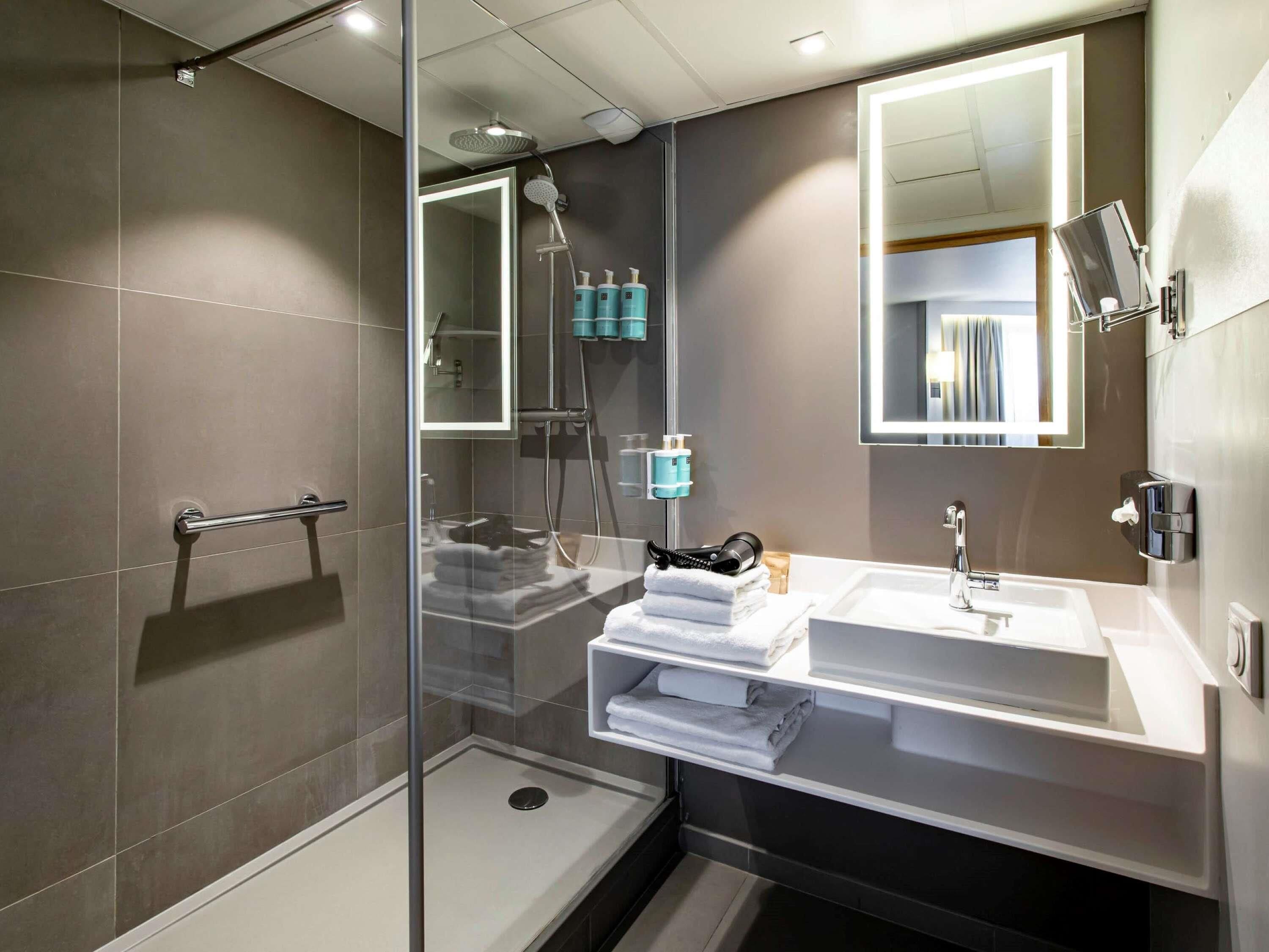 executive room, 1 double bed with sofa bed | memory-foam beds, in-room safe, desk, blackout curtains