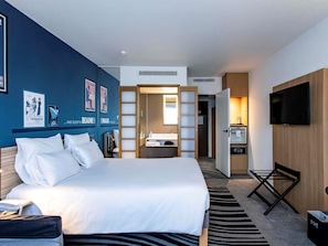 Family Room, Multiple Beds | Memory foam beds, in-room safe, desk, blackout drapes