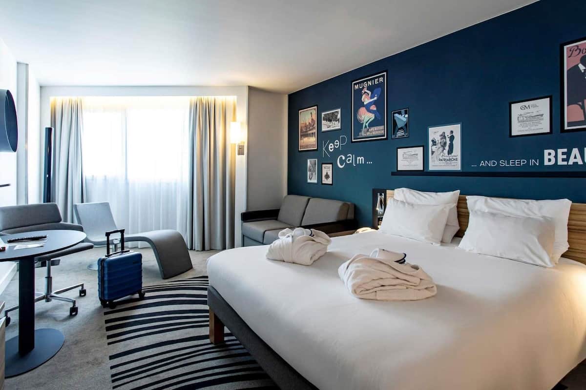 Executive Room, 1 Double Bed with Sofa bed | Memory foam beds, in-room safe, desk, blackout drapes