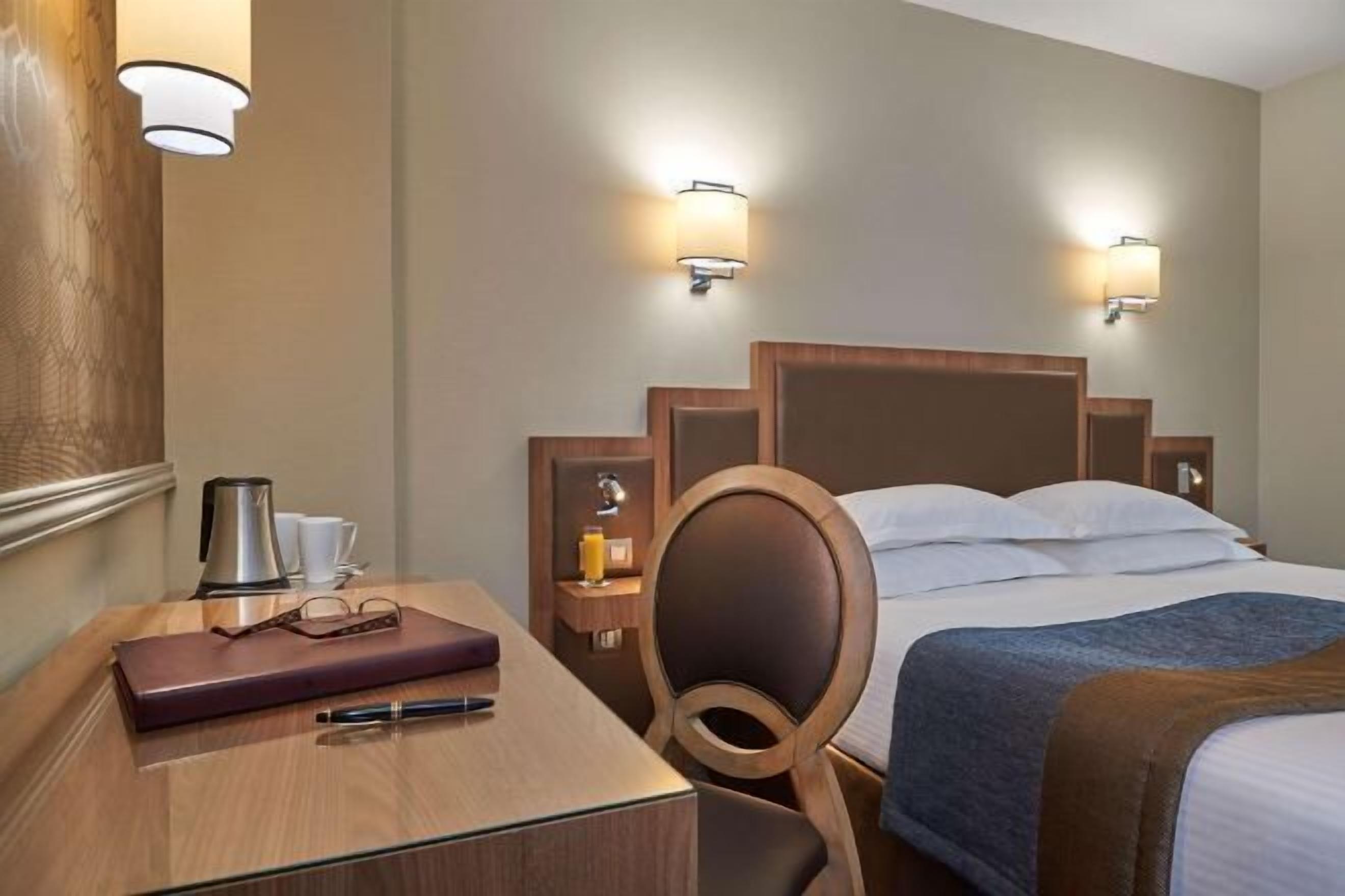 Egyptian cotton sheets, premium bedding, pillow-top beds, minibar