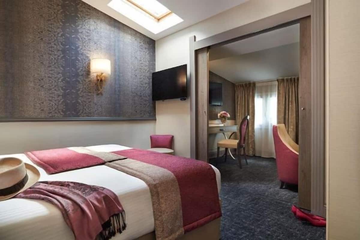 Egyptian cotton sheets, premium bedding, pillow-top beds, minibar