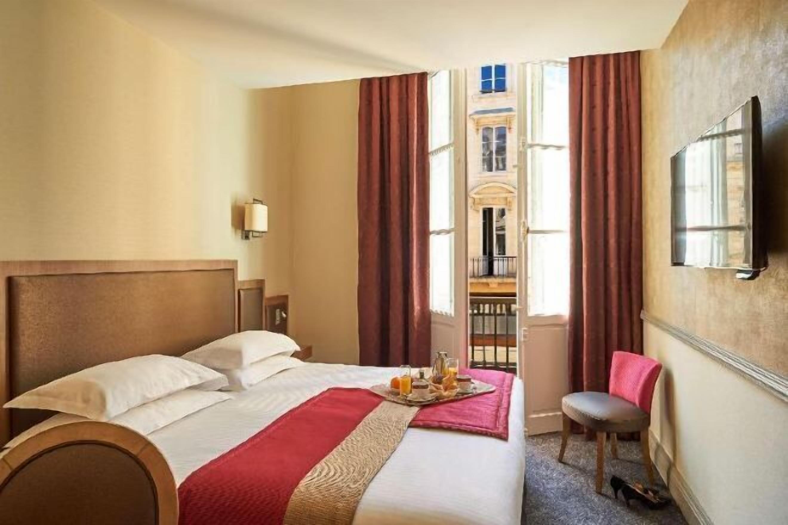 Egyptian cotton sheets, premium bedding, pillow-top beds, minibar
