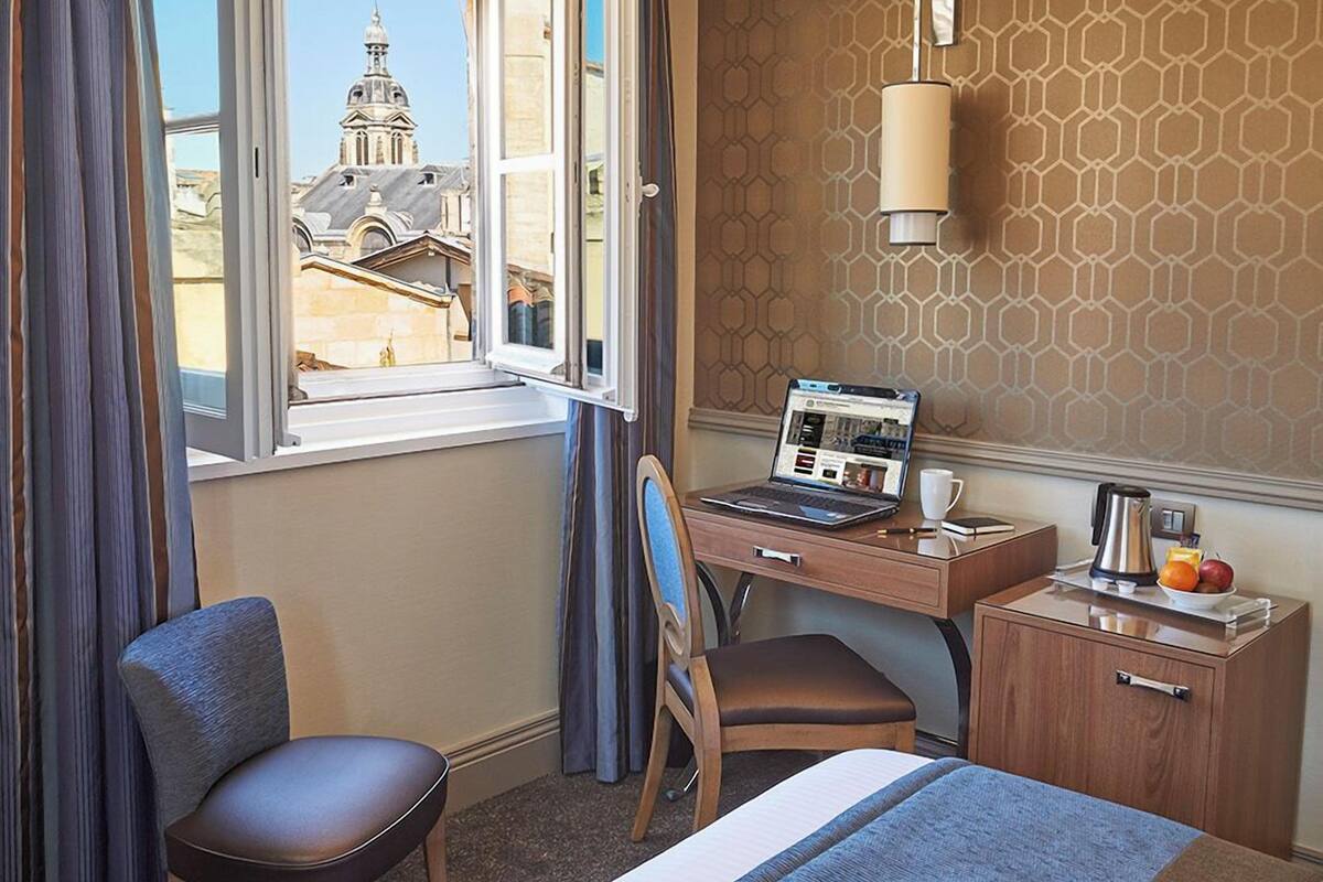 standard room, 1 double bed | egyptian cotton sheets, premium bedding, pillow-top beds, minibar