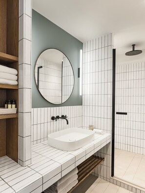 Apartment, 2 Bedrooms | Bathroom | Shower, free toiletries, hair dryer, bathrobes - Hôtel & Spa Belle Plage (Cannes)