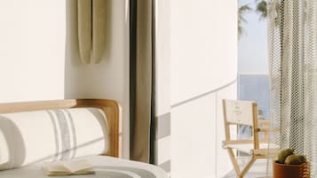 Minibar, in-room safe, soundproofing, free WiFi